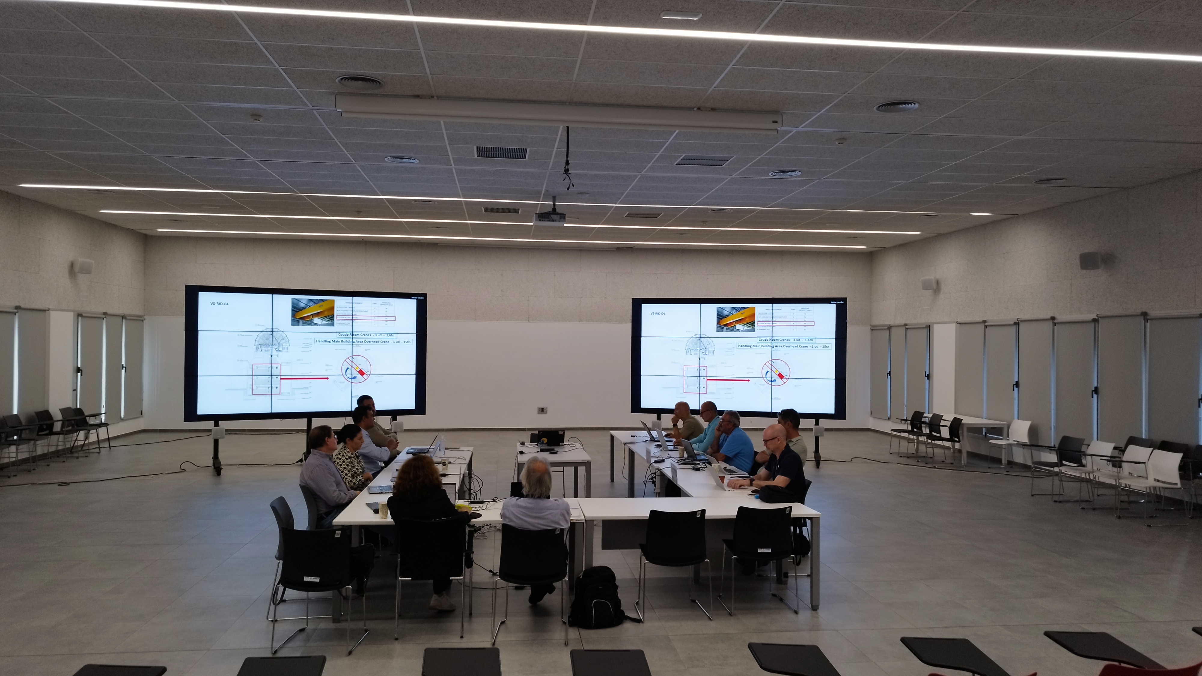 The review, which began on Septembre 2nd, finished with live meetings on the 21st and 22nd of October in the IACTEC building in Tenerife