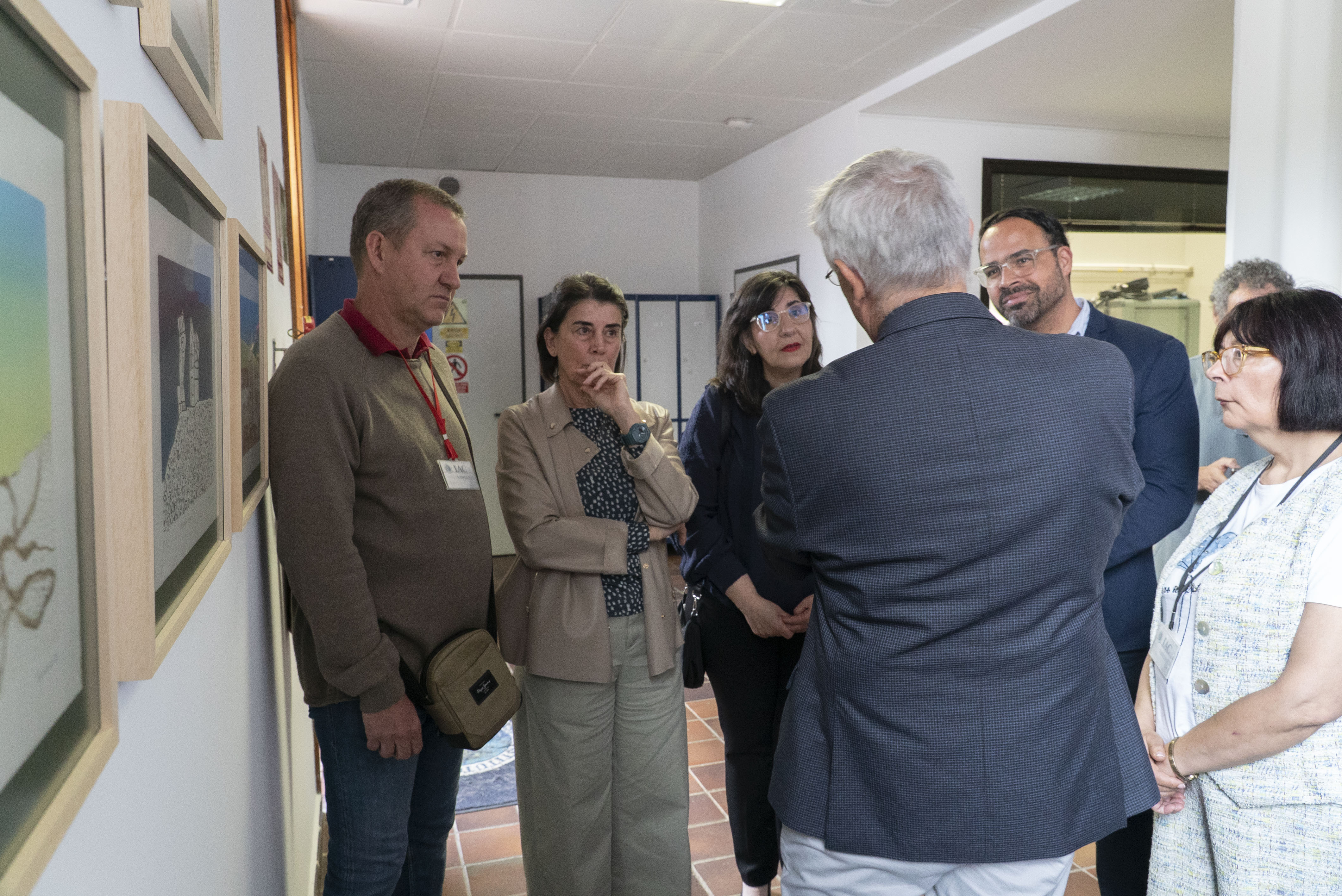 Momento de la inauguración de la Exposición "El Observatorio Observado" realizado por el taller Giro-Arte 