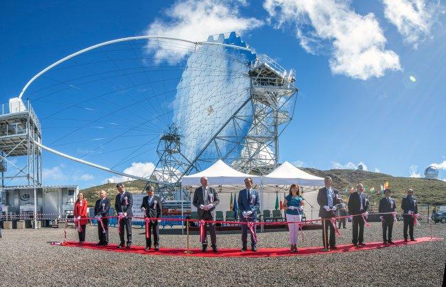 LST1: a new telescope that shines in the summit of La Palma