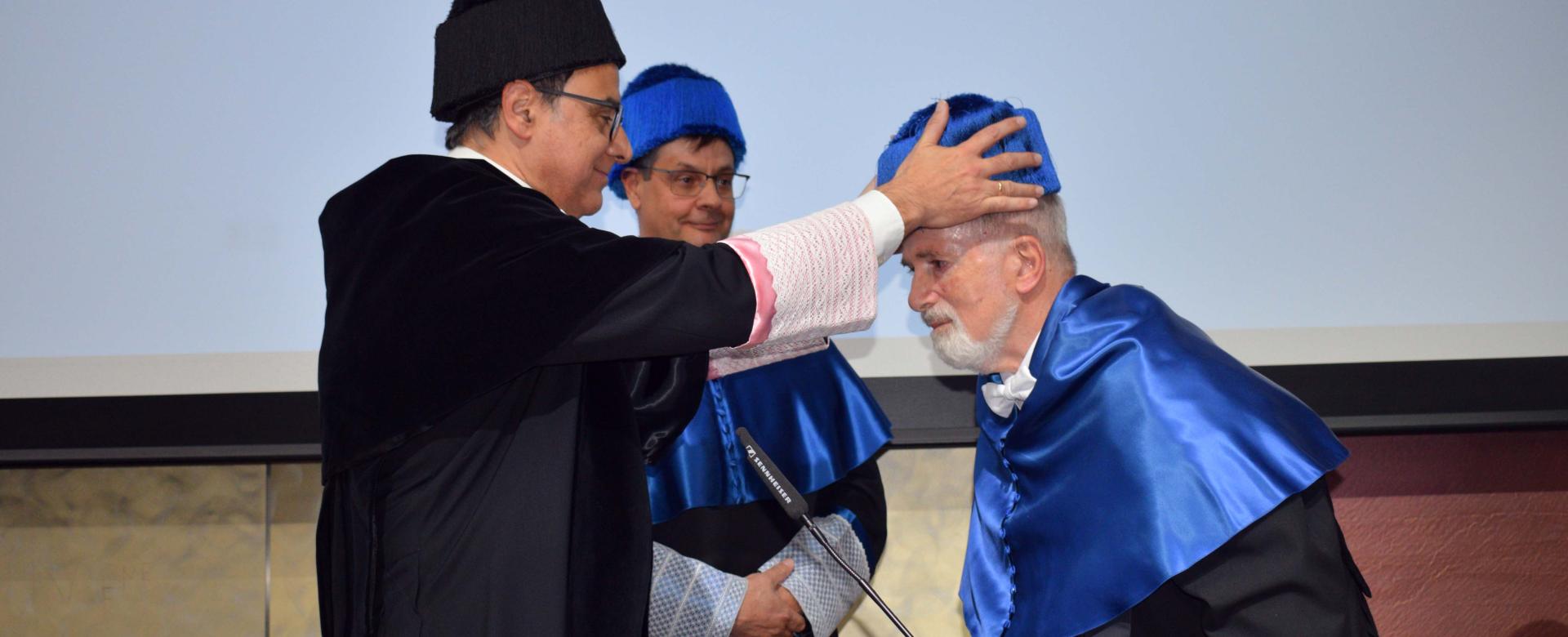 John Beckman durante el acto de investidura como Doctor Honoris Causa por la Universidad de Almería