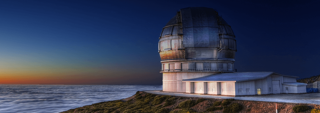 Gran Telescopio CANARIAS (GTC) El Gran Telescopio CANARIAS (GTC), ubicado a unos 2.400 metros de altitud en el Observatorio del Roque de los Muchachos, en la isla de La Palma.