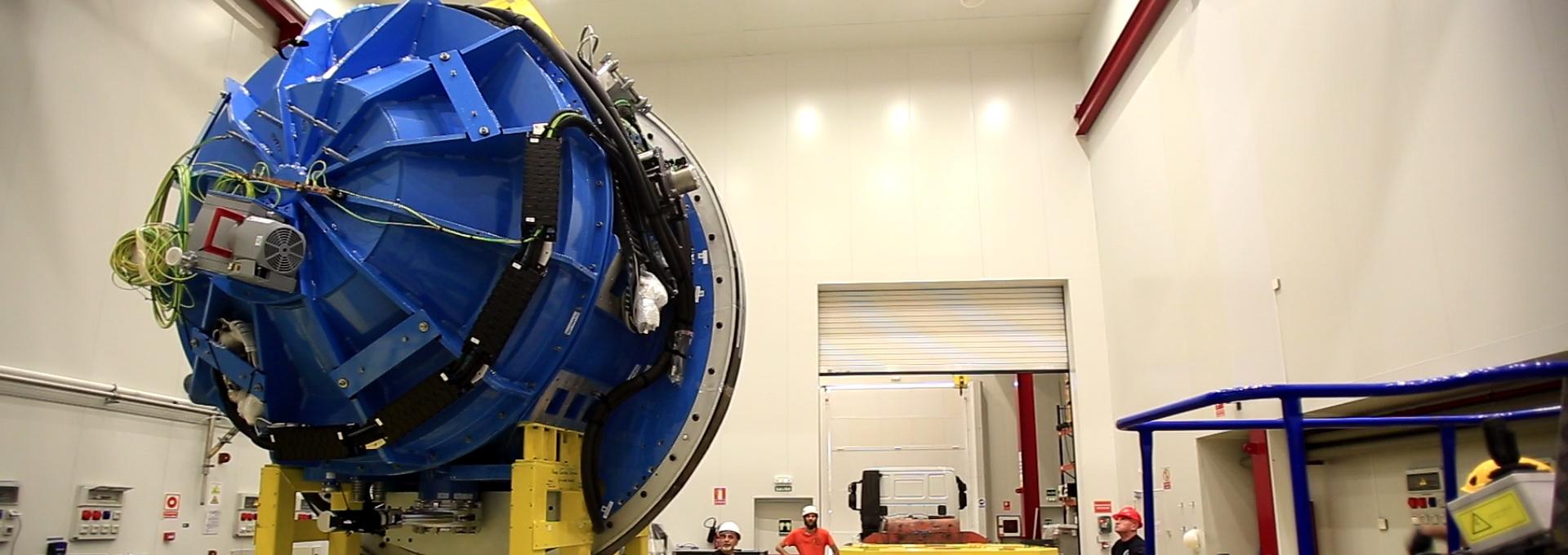 huge-canary-telescope huge-canary-telescope