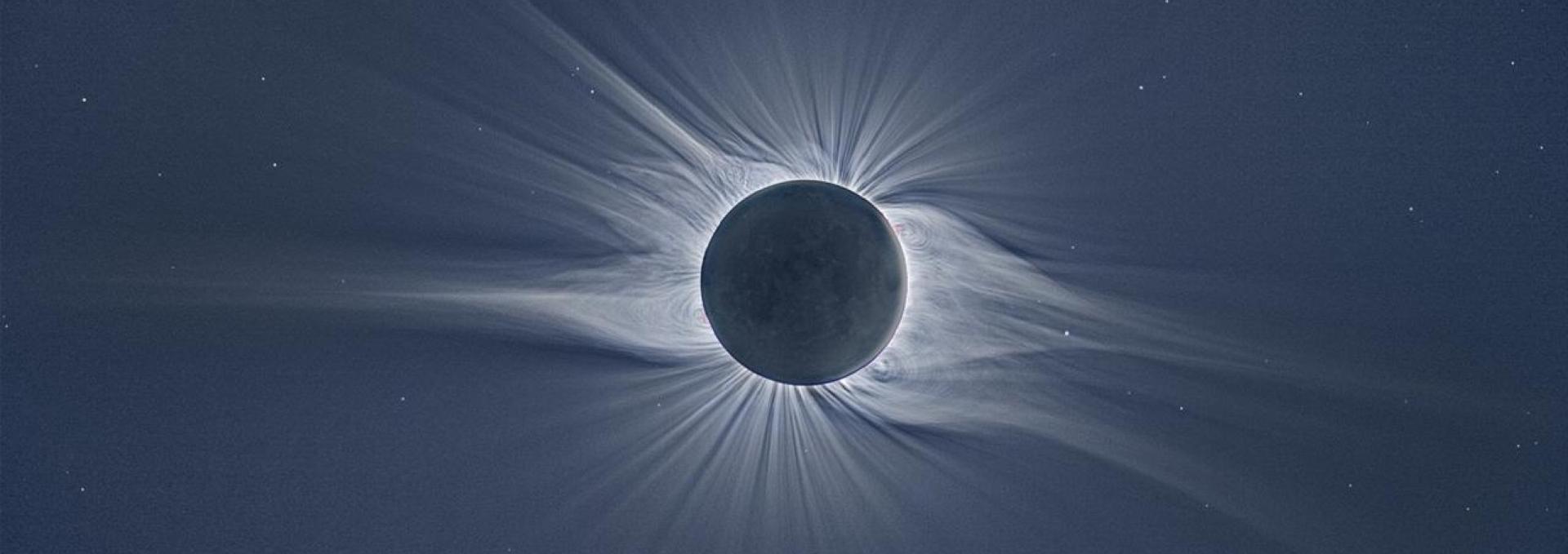La corona solar durante un eclipse en Novosibirsk (Rusia)