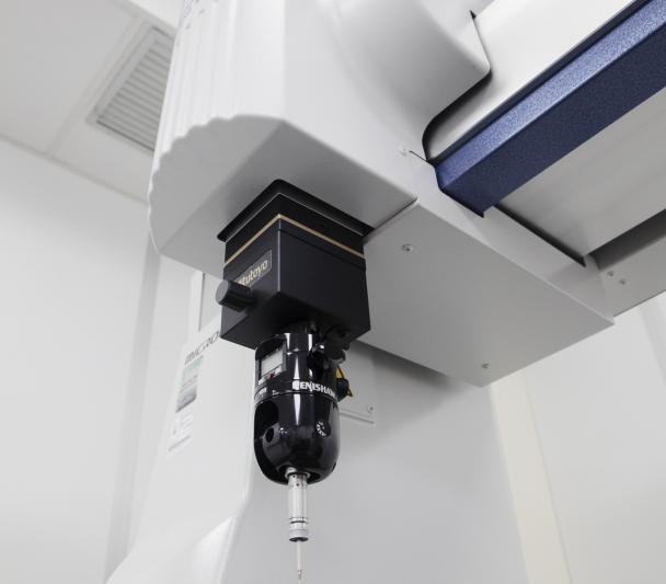 Detalle de cabezal de una máquina de medida de 3 coordenadas