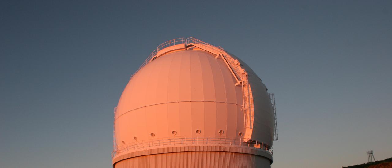 El Telescopio William Herschel al atardecer