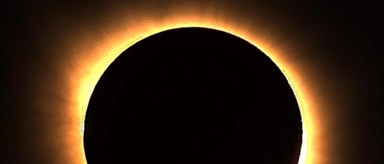 Imagen de la corona solar en el eclipse total de Sol del 12 de agosto tomada en Palencia / Santiago Torres