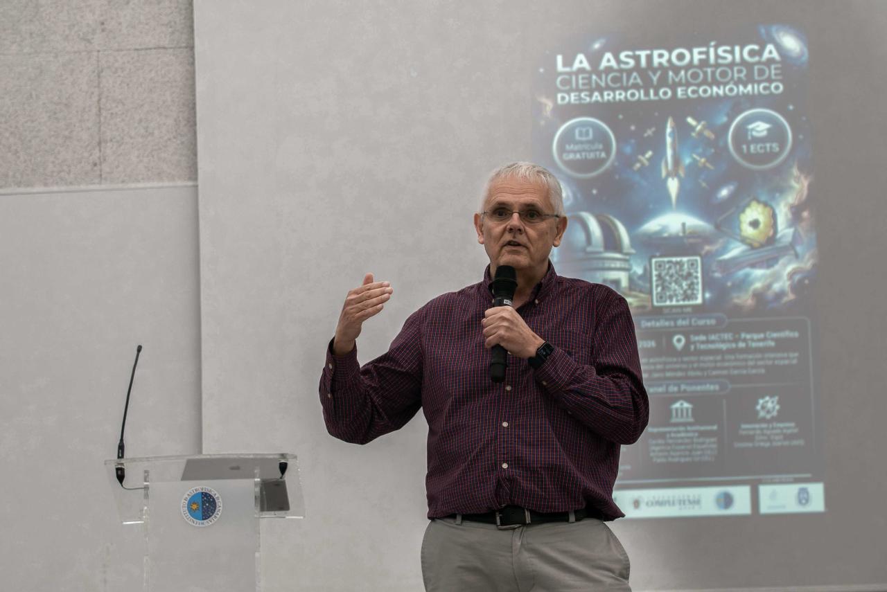 Valentín Martínez Pillet, Director of the IAC, speaks during the opening of the course on astrophysics and the space sector held at IACTEC.