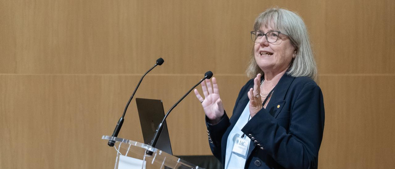 Donna Strickland, Nobel Laureate in Physics 2018, during the talk at the IAC Aula