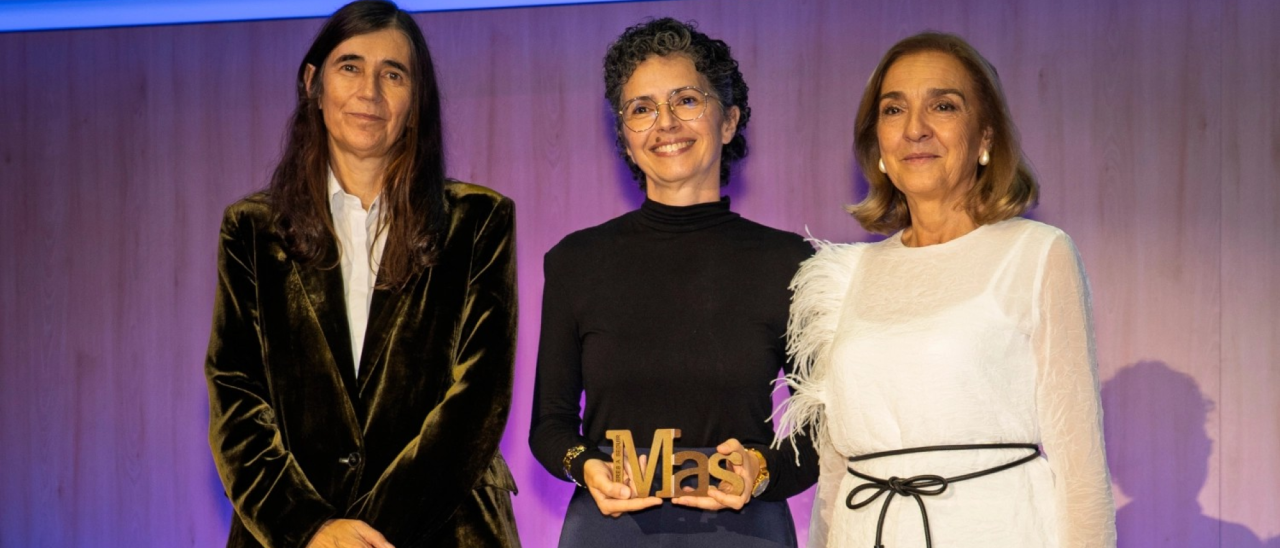 La investigadora Julia de León con las finalistas del Premio Mujeres a Seguir (MAS) 2024 en la categoría de Ciencia La investigadora Julia de León con las finalistas del Premio Mujeres a Seguir (MAS) 2024 en la categoría de Ciencia