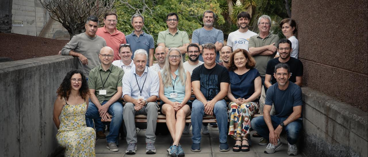 Los revisores con el equipo de EST en la sede del IAC en La Laguna