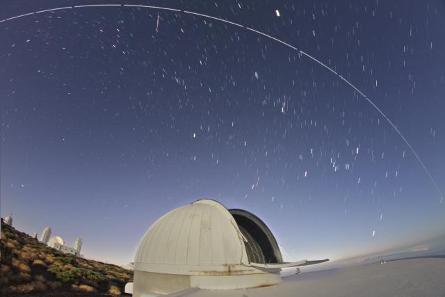 Perseida y cúpula del TCS.