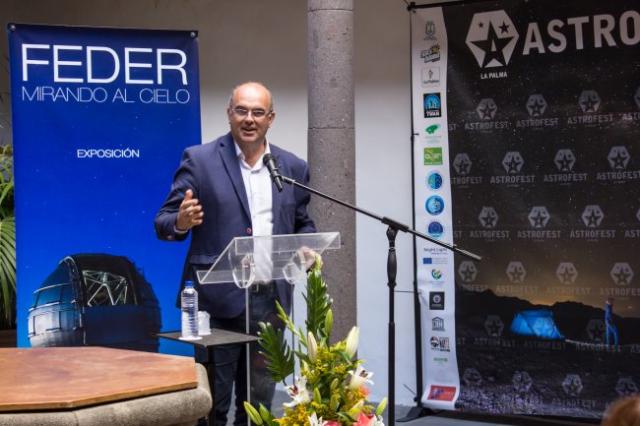 Presentación en La Palma de la exposición “FEDER, mirando el cielo”
