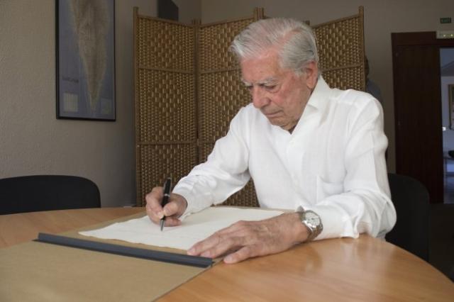 MARIO VARGAS LLOSA: “¡Hay que acercar la literatura a las estrellas!”
