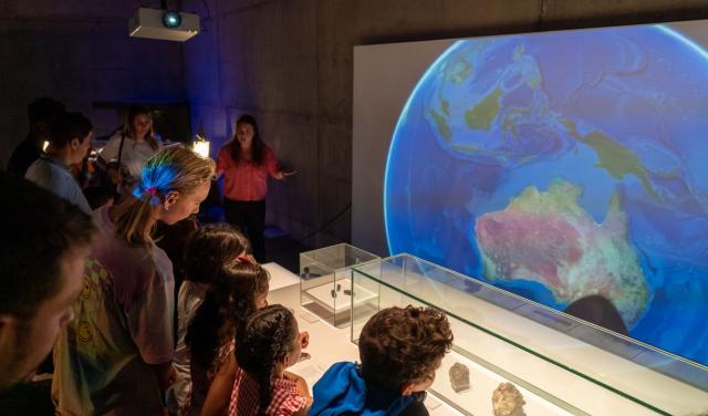 AMANAR en la exposición “Mira arriba”