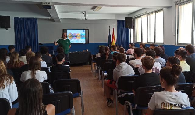 Attendees at the talk "The history of the Universe in 24 hours" at IES San Matías.