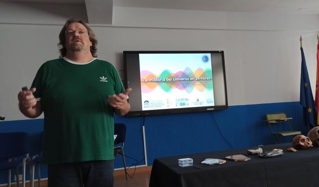 Talk "The history of the Universe in 24 hours" at IES San Matías