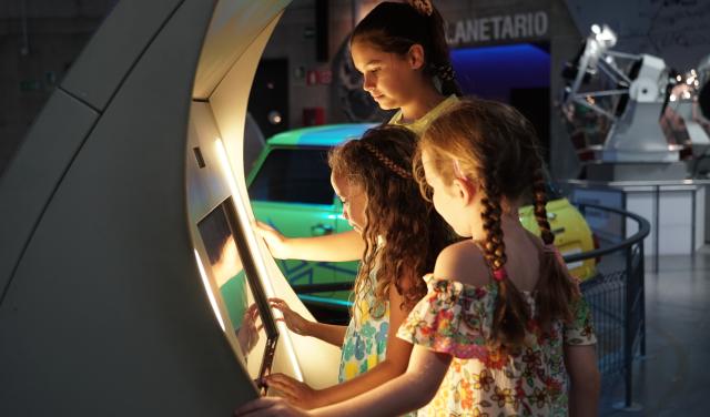 Actividades con niños y niñas saharauis en el MCC y el IAC