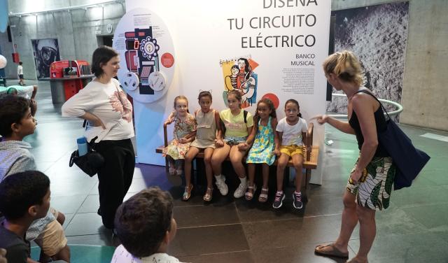 Actividades con niños y niñas saharauis en el MCC y el IAC