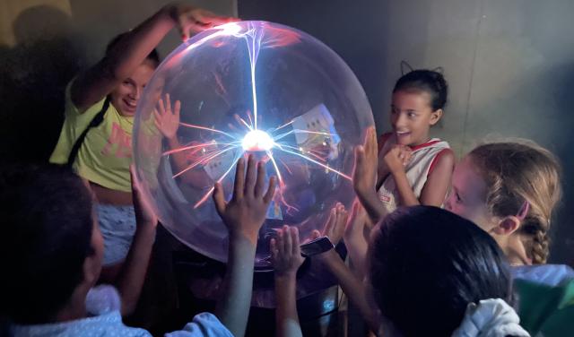 Actividades con niños y niñas saharauis en el MCC y el IAC