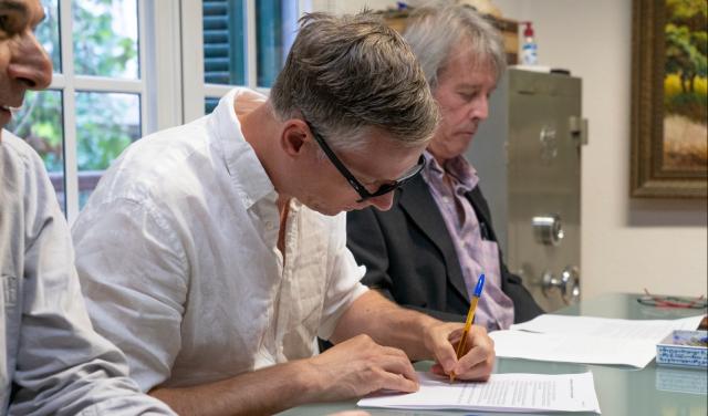 Jorrit Leenarts durante la firma de la Fundación Canaria EST