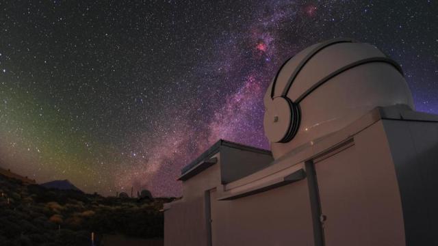 Two-meter Twin Telescope (TTT) operado por Light Bridges en el Observatorio del Teide (Instituto de Astrofísica de Canarias). / J.C. Casado