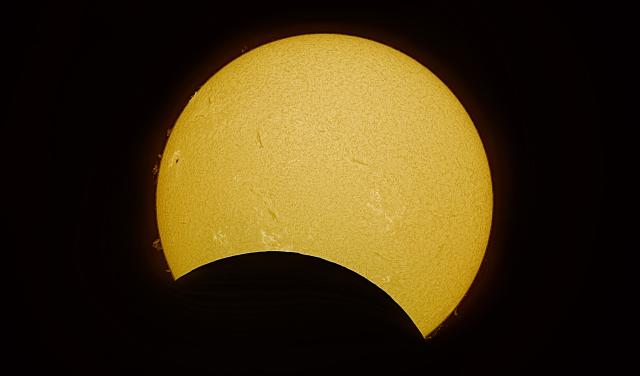 Imagen en H-alpha del eclipse solar parcial del 29 de marzo de 2025