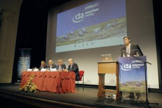 Acto de apertura del CTa Consortium meeting, presentado por Ramón García López, investigador principal de CTA en el Instituto de Astrofísica de Canarias (IAC). De izquierda a derecha: Martín Taño García, alcalde del municipio de la Villa de Garafía; Ansel Acto de apertura del CTa Consortium meeting, presentado por Ramón García López, investigador principal de CTA en el Instituto de Astrofísica de Canarias (IAC). De izquierda a derecha: Martín Taño García, alcalde del municipio de la Villa de Garafía; Ansel