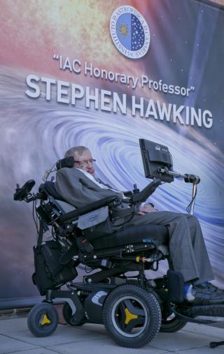 Stephen Hawking en el Instituto de Astrofísica de Canarias (IAC) en 2016 durante su acto de homenaje como "Profesor Honorario del IAC". Crédito: Elena Mora (IAC). 11918