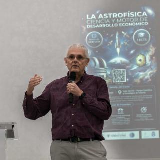 Valentín Martínez Pillet, Director of the IAC, speaks during the opening of the course on astrophysics and the space sector held at IACTEC.