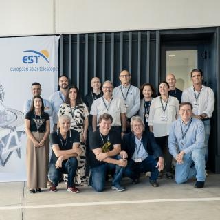 Equipo del EST y panel de revisión durante las sesiones de la Revisión Preliminar del Diseño celebrada en IACTEC (Tenerife) los días 21 y 22 de octubre de 2025.