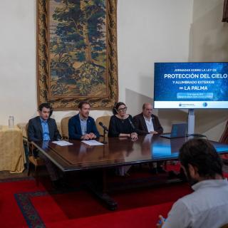 Conference on the Law for the protection of astronomical quality in outdoor lighting installations on La Palma, held in Santa Cruz de La Palma Conference on the Law for the protection of astronomical quality in outdoor lighting installations on La Palma, held in Santa Cruz de La Palma