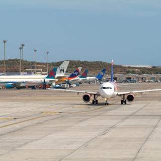 Aeropuerto de Tenerife Sur Aeropuerto de Tenerife Sur