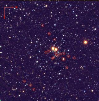 Imagen del cúmulo estelar masivo Masgomas-1 (en falso color). Con círculos rojos se han marcado las estrellas masivas clasificadas por los astrofísicos.// LIRIS/Telescopio William Herschel. 8181
