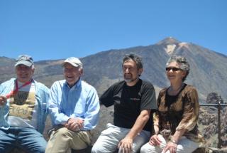 Bill Anders, Jim Lovell, Garik Israelian and Valerie (Anders´ wife) in the Teide. Bill Anders, Jim Lovell, Garik Israelian and Valerie (Anders´ wife) in the Teide.